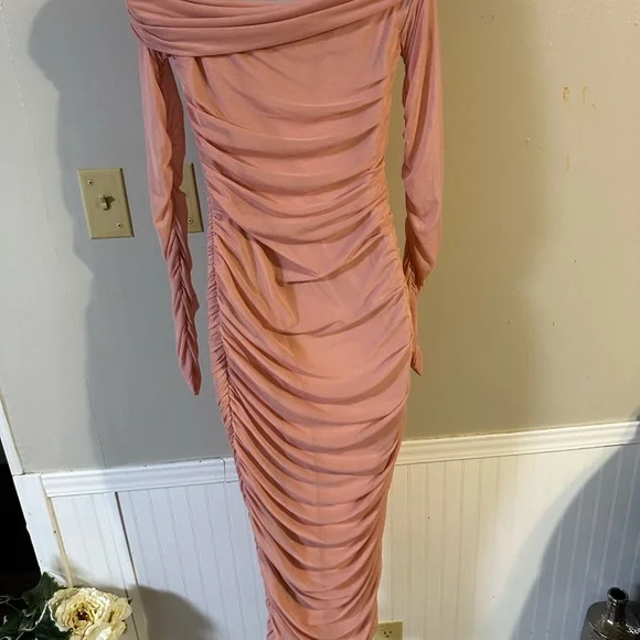 Off-Shoulder Ruched Midi Dress in Dusty Rose - Picture 7 of 7